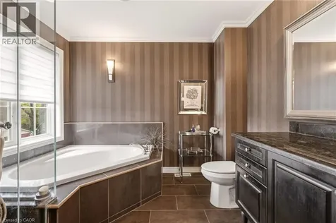 72 Mcgrath Court Dundas ON L9H 0A5