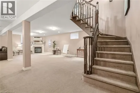 72 Mcgrath Court Dundas ON L9H 0A5