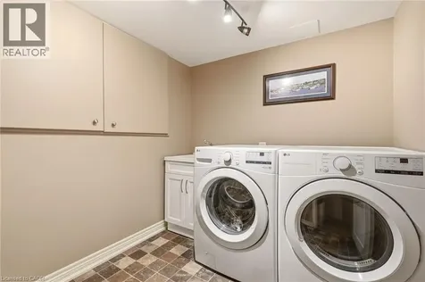 72 Mcgrath Court Dundas ON L9H 0A5