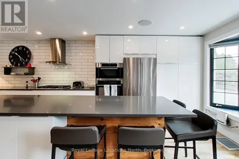 139 Lakeshore Road East Blue Mountains ON L9Y 0N1