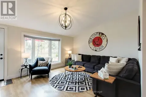 139 Lakeshore Road East Blue Mountains ON L9Y 0N1