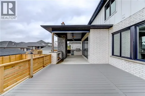 8 Edgeview Crescent Komoka ON N0L 1R0