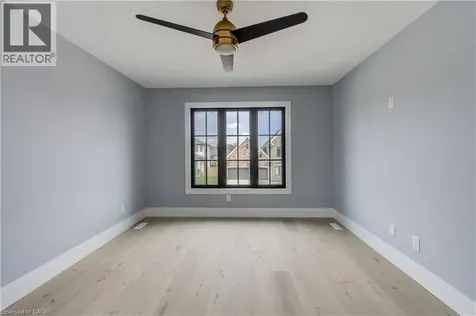 8 Edgeview Crescent Komoka ON N0L 1R0