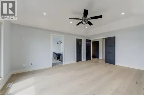 8 Edgeview Crescent Komoka ON N0L 1R0