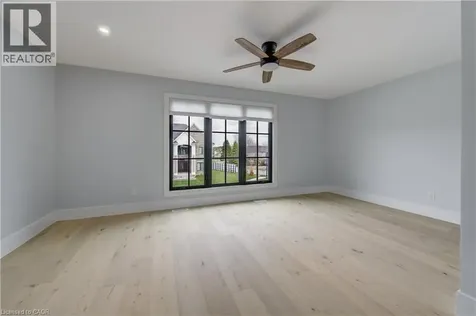 8 Edgeview Crescent Komoka ON N0L 1R0