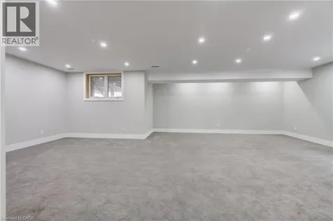 8 Edgeview Crescent Komoka ON N0L 1R0