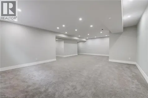 8 Edgeview Crescent Komoka ON N0L 1R0