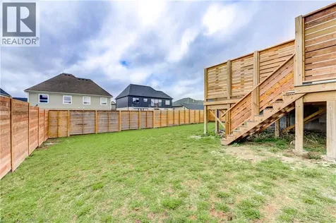 8 Edgeview Crescent Komoka ON N0L 1R0
