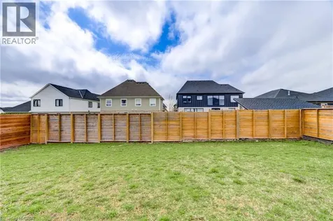 8 Edgeview Crescent Komoka ON N0L 1R0