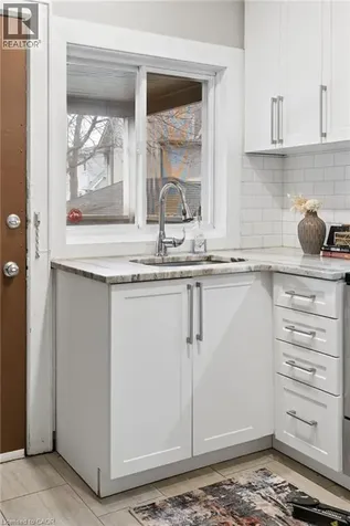 22 Dellroy Avenue Kitchener ON N2A 2S1