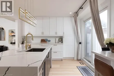 1422 Ghent Avenue Burlington ON L7S 1W8