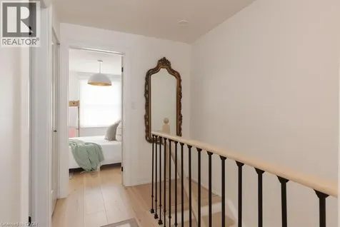 1422 Ghent Avenue Burlington ON L7S 1W8