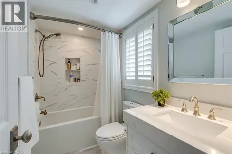 48 Forsythe Street Oakville ON L6K 3J7