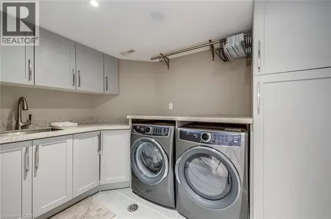48 Forsythe Street Oakville ON L6K 3J7