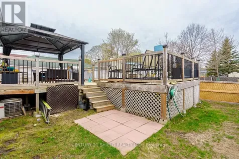 803 Leonard Avenue East Cornwall ON K6J 1L5