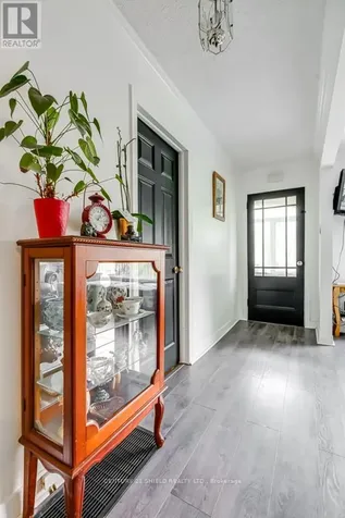 803 Leonard Avenue East Cornwall ON K6J 1L5