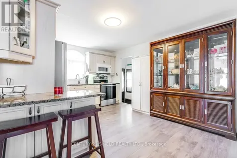 803 Leonard Avenue East Cornwall ON K6J 1L5