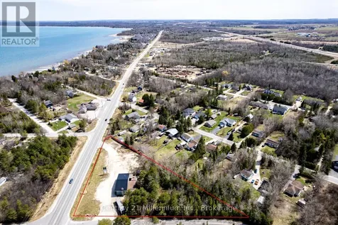 9405 Beachwood Road Highway Collingwood ON L9Y 3Z1