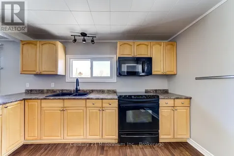 9405 Beachwood Road Highway Collingwood ON L9Y 3Z1