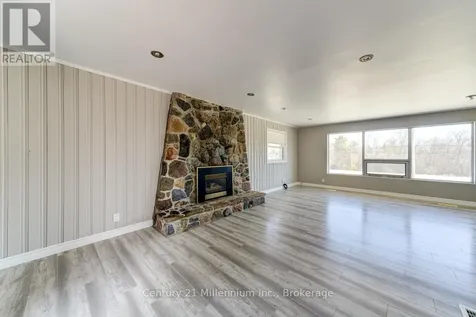 9405 Beachwood Road Highway Collingwood ON L9Y 3Z1