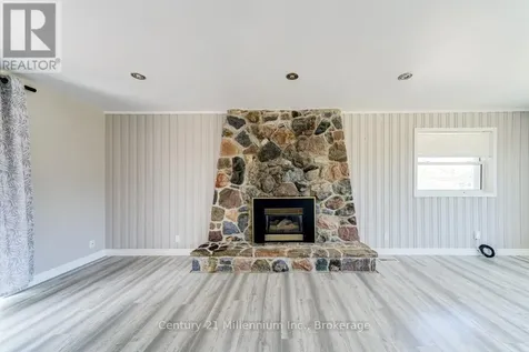9405 Beachwood Road Highway Collingwood ON L9Y 3Z1