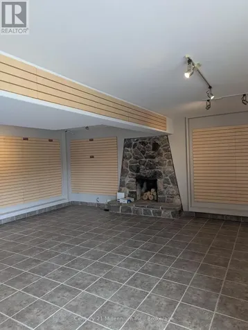 9405 Beachwood Road Highway Collingwood ON L9Y 3Z1