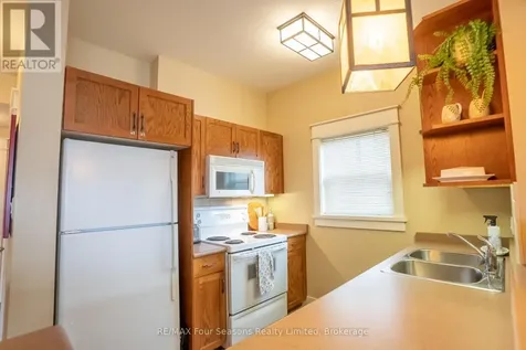 125 Fairway Court Blue Mountains ON L9Y 0P8