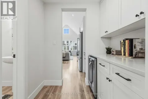 122 Courtland Street Blue Mountains ON L9Y 5L8