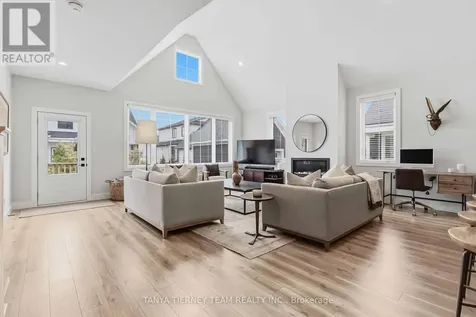122 Courtland Street Blue Mountains ON L9Y 5L8