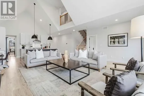 122 Courtland Street Blue Mountains ON L9Y 5L8