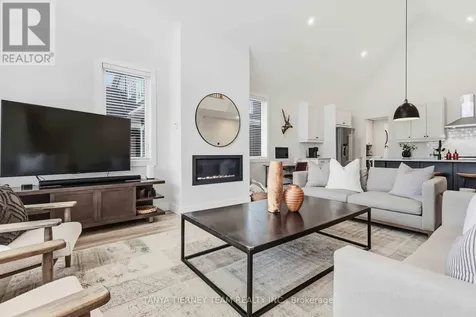 122 Courtland Street Blue Mountains ON L9Y 5L8