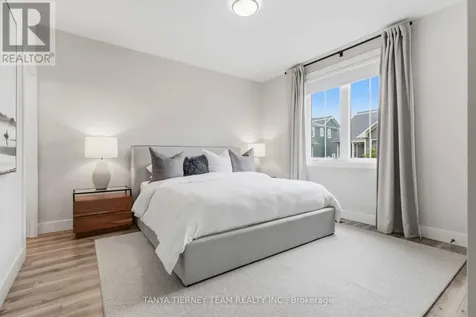 122 Courtland Street Blue Mountains ON L9Y 5L8