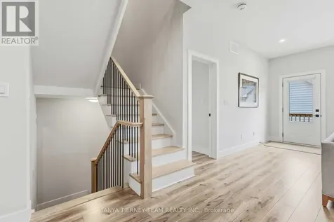122 Courtland Street Blue Mountains ON L9Y 5L8
