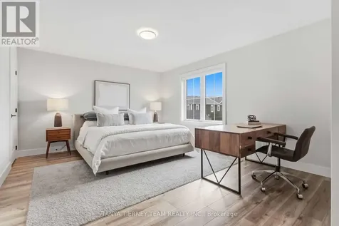 122 Courtland Street Blue Mountains ON L9Y 5L8