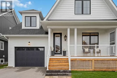 122 Courtland Street Blue Mountains ON L9Y 5L8
