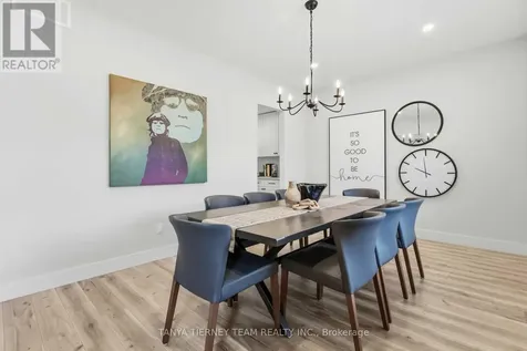 122 Courtland Street Blue Mountains ON L9Y 5L8