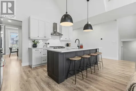122 Courtland Street Blue Mountains ON L9Y 5L8