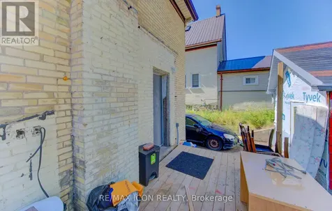 138 Courtland Avenue East Kitchener ON N2G 2V1
