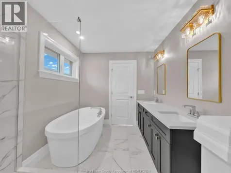 569 Holburn Windsor ON N8X 0A3