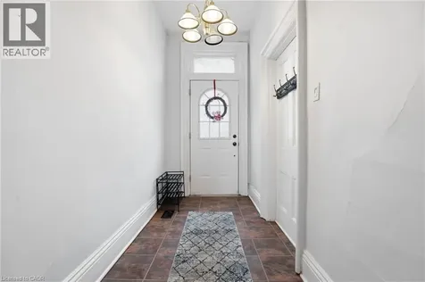 137 Market Street Hamilton ON L8R 1N7