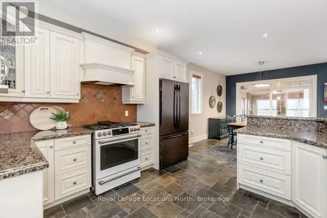 119 Earl Street Wasaga Beach ON L9Z 2P5