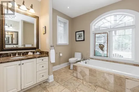 119 Earl Street Wasaga Beach ON L9Z 2P5