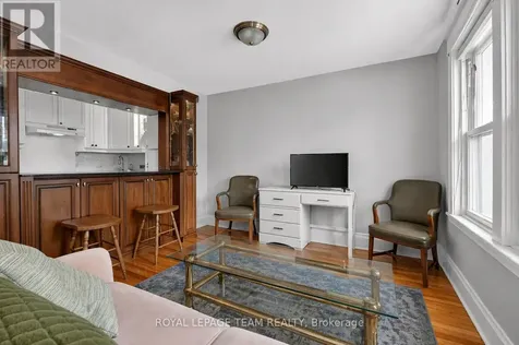 12 Lewis Street Ottawa ON K2P 0S3