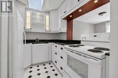 12 Lewis Street Ottawa ON K2P 0S3