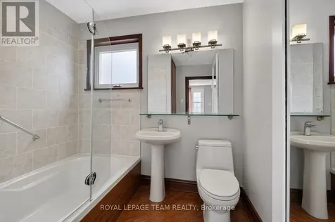 12 Lewis Street Ottawa ON K2P 0S3