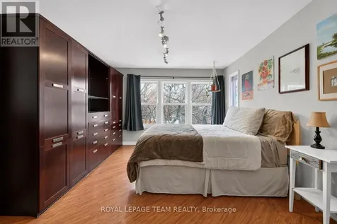 12 Lewis Street Ottawa ON K2P 0S3