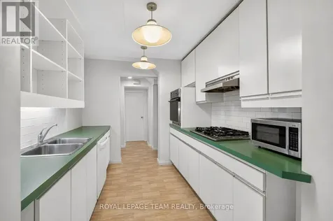 12 Lewis Street Ottawa ON K2P 0S3