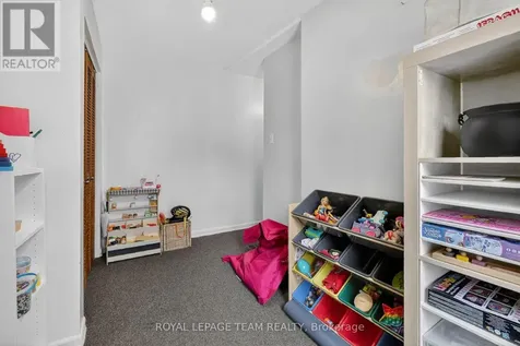 8 Lewis Street Ottawa ON K2P 0S3