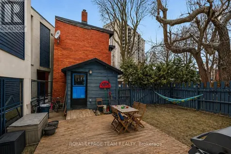 8 Lewis Street Ottawa ON K2P 0S3