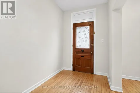 8 Lewis Street Ottawa ON K2P 0S3
